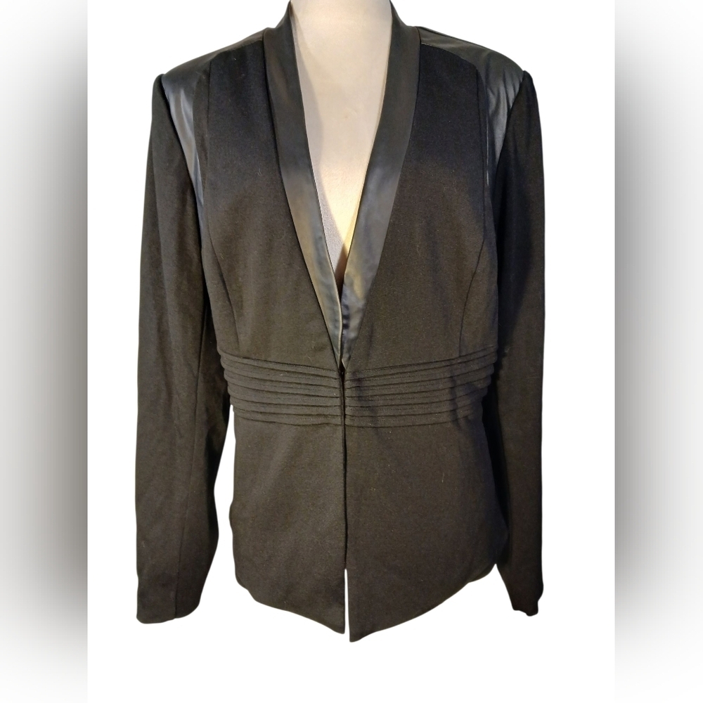 Black Jacket W Faux Leather, Pleats  & Front Hook Closure Size Small
